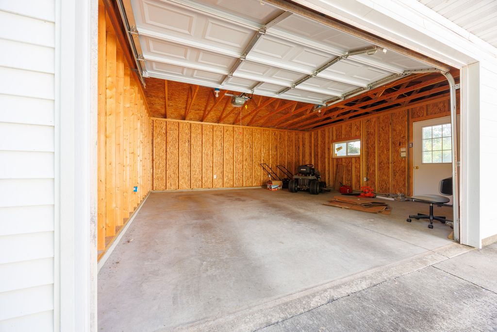 Image 24 of property listing at 421 Geary Street, Centralia, IL 62801