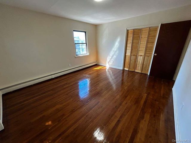 1149 East 219th Street, Bronx, NY 10469