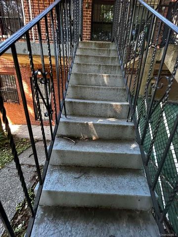1149 East 219th Street, Bronx, NY 10469