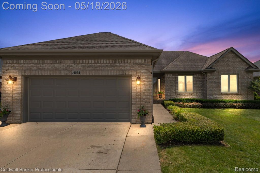 16532 Moore Park Road, Macomb Township, MI 48044