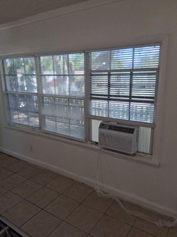 3902 SW 12th Pl 1-2, Fort Lauderdale, FL 33312