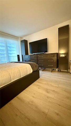 150 SE 25th Rd 10E, Miami, FL 33129