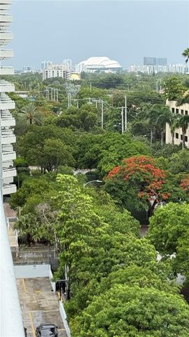 150 SE 25th Rd 10E, Miami, FL 33129