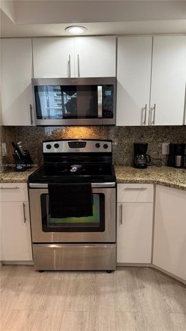 150 SE 25th Rd 10E, Miami, FL 33129