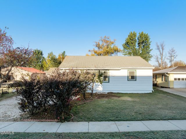 302 N Benson Street, Tioga, ND 58852 property photo
