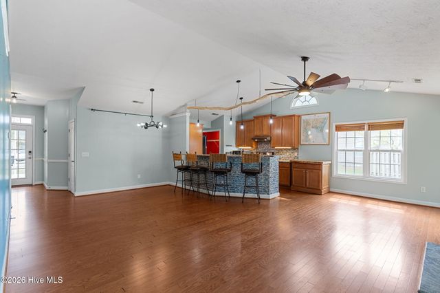 7620 Champlain Drive, Wilmington, NC 28412