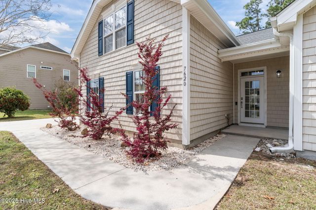 7620 Champlain Drive, Wilmington, NC 28412