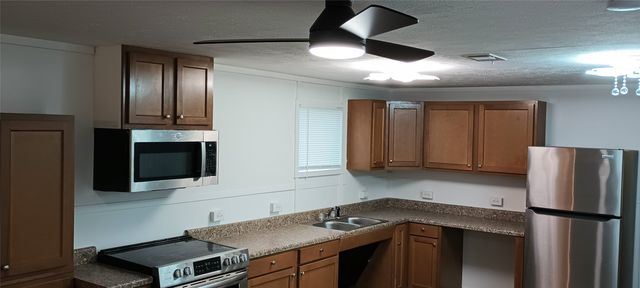 6102 S Lakeside Hills Court, Granbury, TX 76048