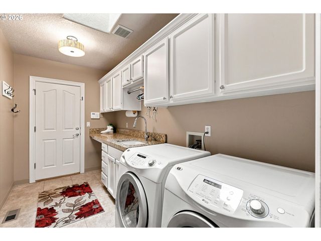 6300 Se NORMA Cir, Milwaukie, OR 97267