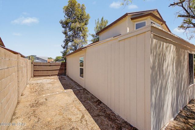2761 W Calle Del Tigre, Tucson, AZ 85746