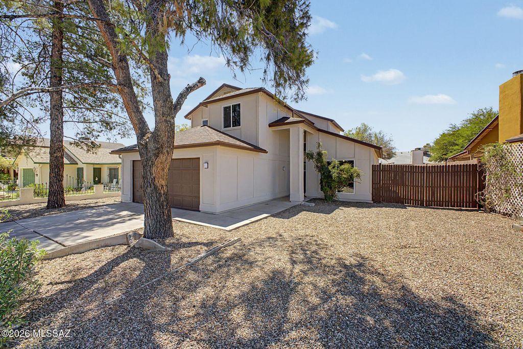 2761 W Calle Del Tigre, Tucson, AZ 85746