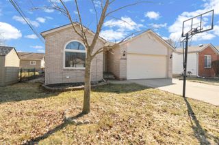 34268 Pennsylvania Street, Clinton Twp, MI 48035