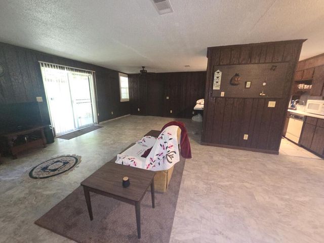 175 Magnolia Lane SE, Ludowici, GA 31316