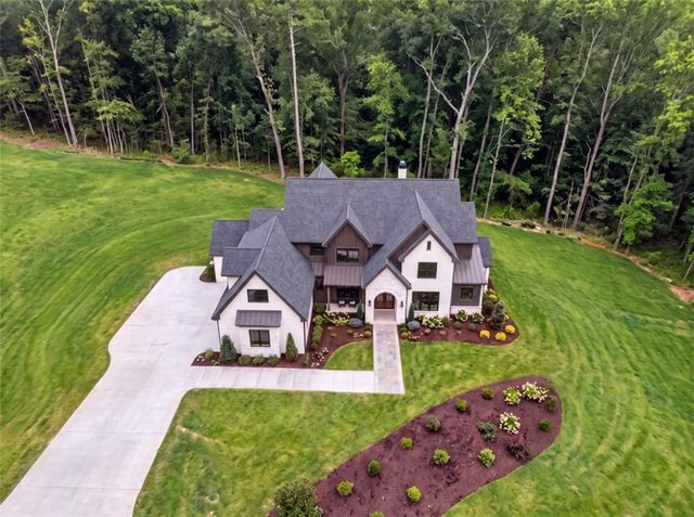 616 Hoke Okelly Mill Road, Loganville, GA 30052