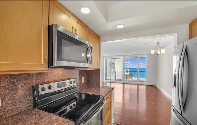 1057 Hillsboro Mile 411, Hillsboro Beach, FL 33062