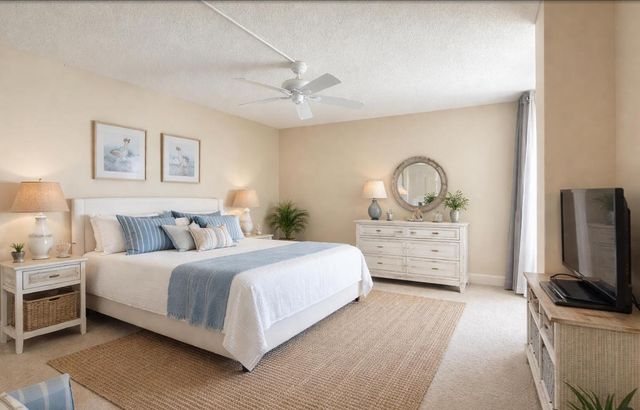 1057 Hillsboro Mile 411, Hillsboro Beach, FL 33062