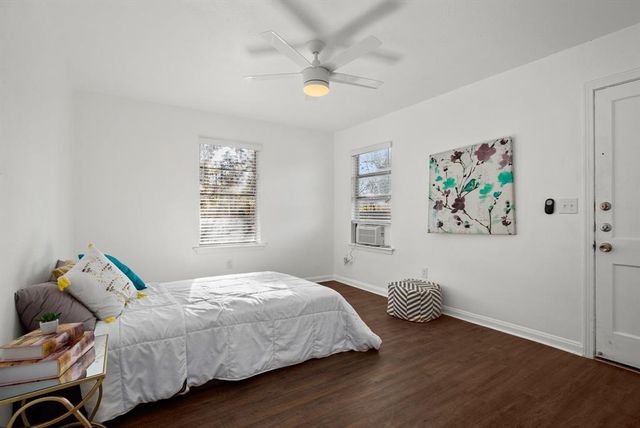 301 E 33rd ST 3, Austin, TX 78705