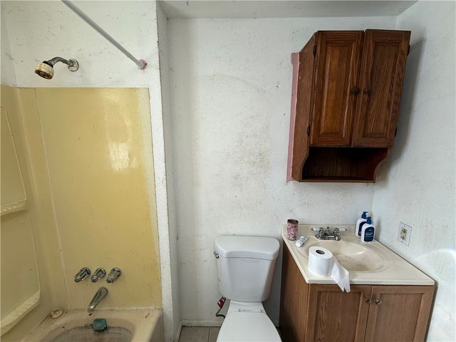 2360 Evans City Rd, Jackson Twp, PA 16063