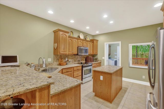 2361 Sapphire Lane, East Lansing, MI 48823