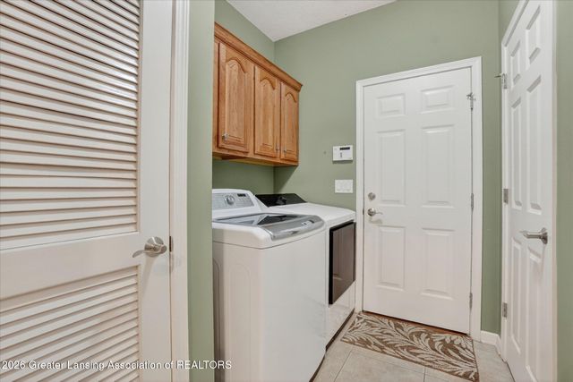 2361 Sapphire Lane, East Lansing, MI 48823