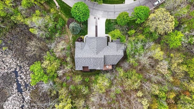 2361 Sapphire Lane, East Lansing, MI 48823