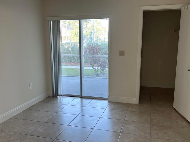 815 W Boynton Beach Boulevard 12-101, Boynton Beach, FL 33426