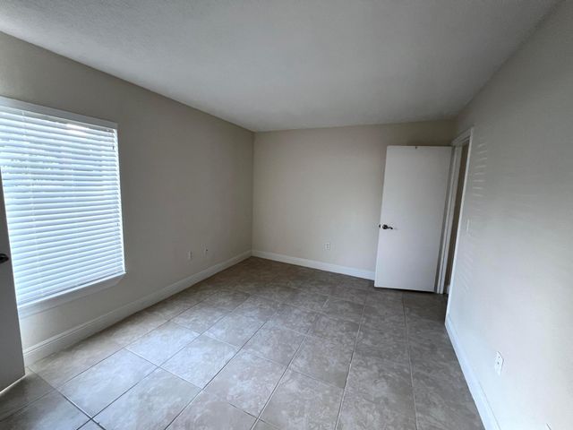 815 W Boynton Beach Boulevard 12-101, Boynton Beach, FL 33426