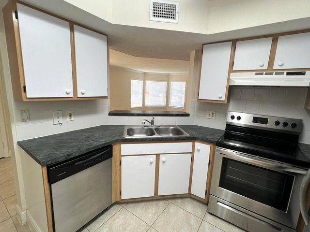 815 W Boynton Beach Boulevard 12-101, Boynton Beach, FL 33426