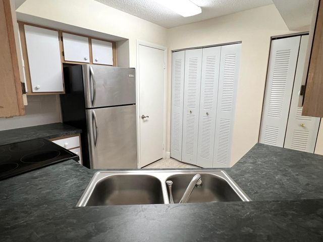 815 W Boynton Beach Boulevard 12-101, Boynton Beach, FL 33426