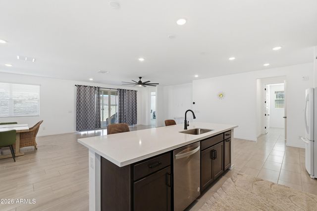 4650 W Gilbert Lane, San Tan Valley, AZ 85144
