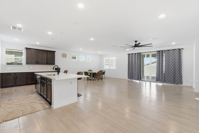 4650 W Gilbert Lane, San Tan Valley, AZ 85144