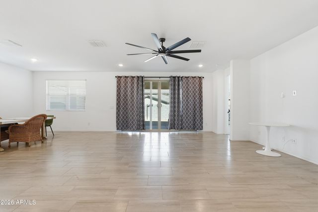 4650 W Gilbert Lane, San Tan Valley, AZ 85144
