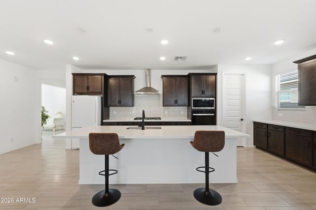 4650 W Gilbert Lane, San Tan Valley, AZ 85144