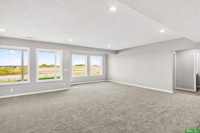5614 N 199th Street, Elkhorn, NE 68022