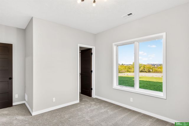 5614 N 199th Street, Elkhorn, NE 68022