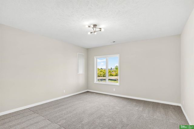 5614 N 199th Street, Elkhorn, NE 68022