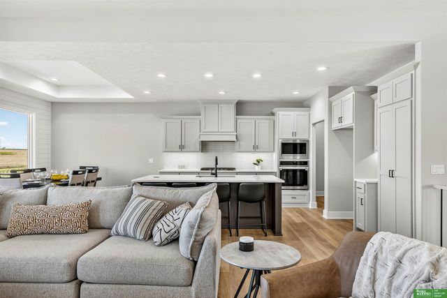 5614 N 199th Street, Elkhorn, NE 68022