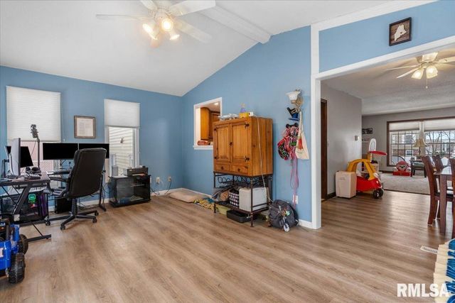 631 HACKBERRY Road, Chatham, IL 62629