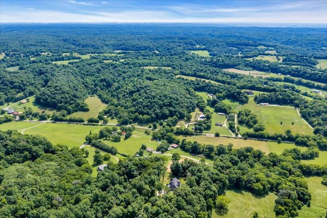 2896 Fly Rd, Santa Fe, TN 38482