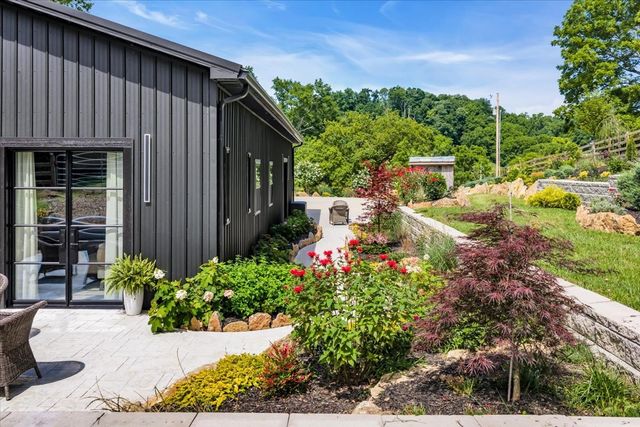 2896 Fly Rd, Santa Fe, TN 38482