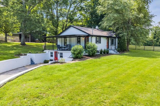 2896 Fly Rd, Santa Fe, TN 38482