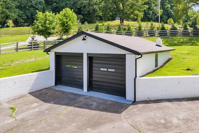 2896 Fly Rd, Santa Fe, TN 38482