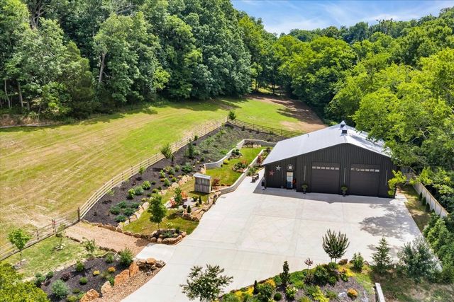 2896 Fly Rd, Santa Fe, TN 38482