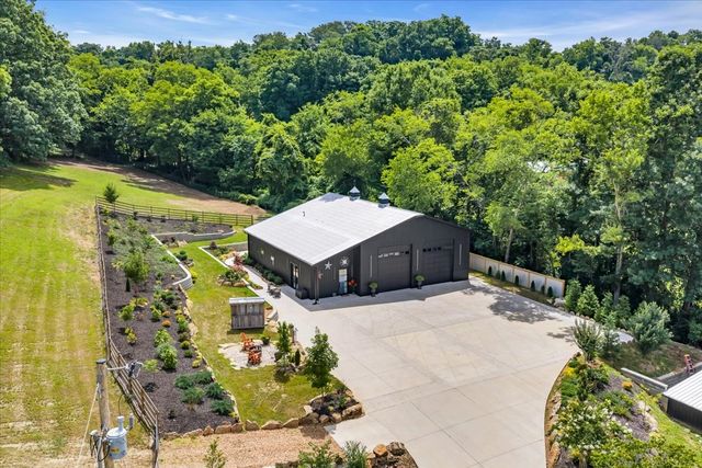 2896 Fly Rd, Santa Fe, TN 38482
