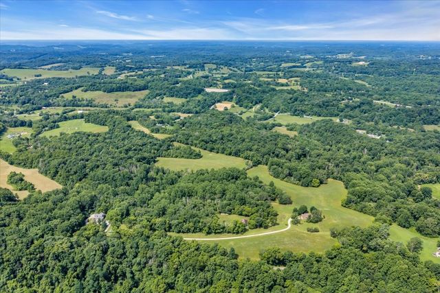 2896 Fly Rd, Santa Fe, TN 38482