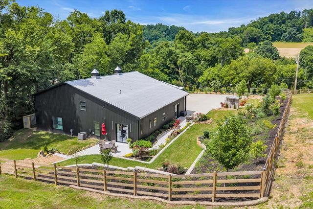 2896 Fly Rd, Santa Fe, TN 38482