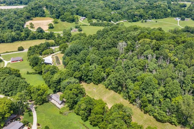 2896 Fly Rd, Santa Fe, TN 38482