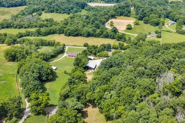 2896 Fly Rd, Santa Fe, TN 38482