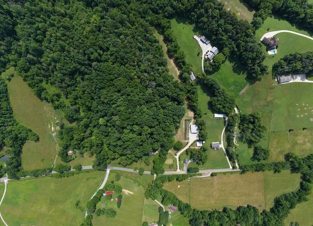 2896 Fly Rd, Santa Fe, TN 38482