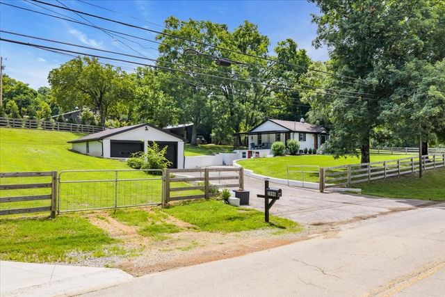 2896 Fly Rd, Santa Fe, TN 38482